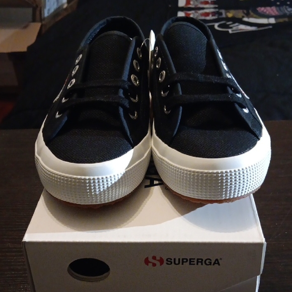 Superga Black Canvas Sneakers with White Rubber Soles Boys 4.5Y Girls 6 NWT BOX - Picture 4 of 8